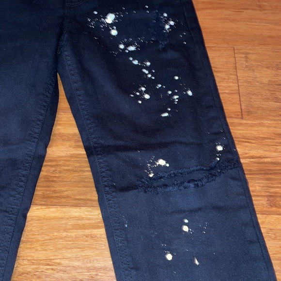 EUC Boys black denim splatter paint jeans with holes size 10. - Picture 3 of 6